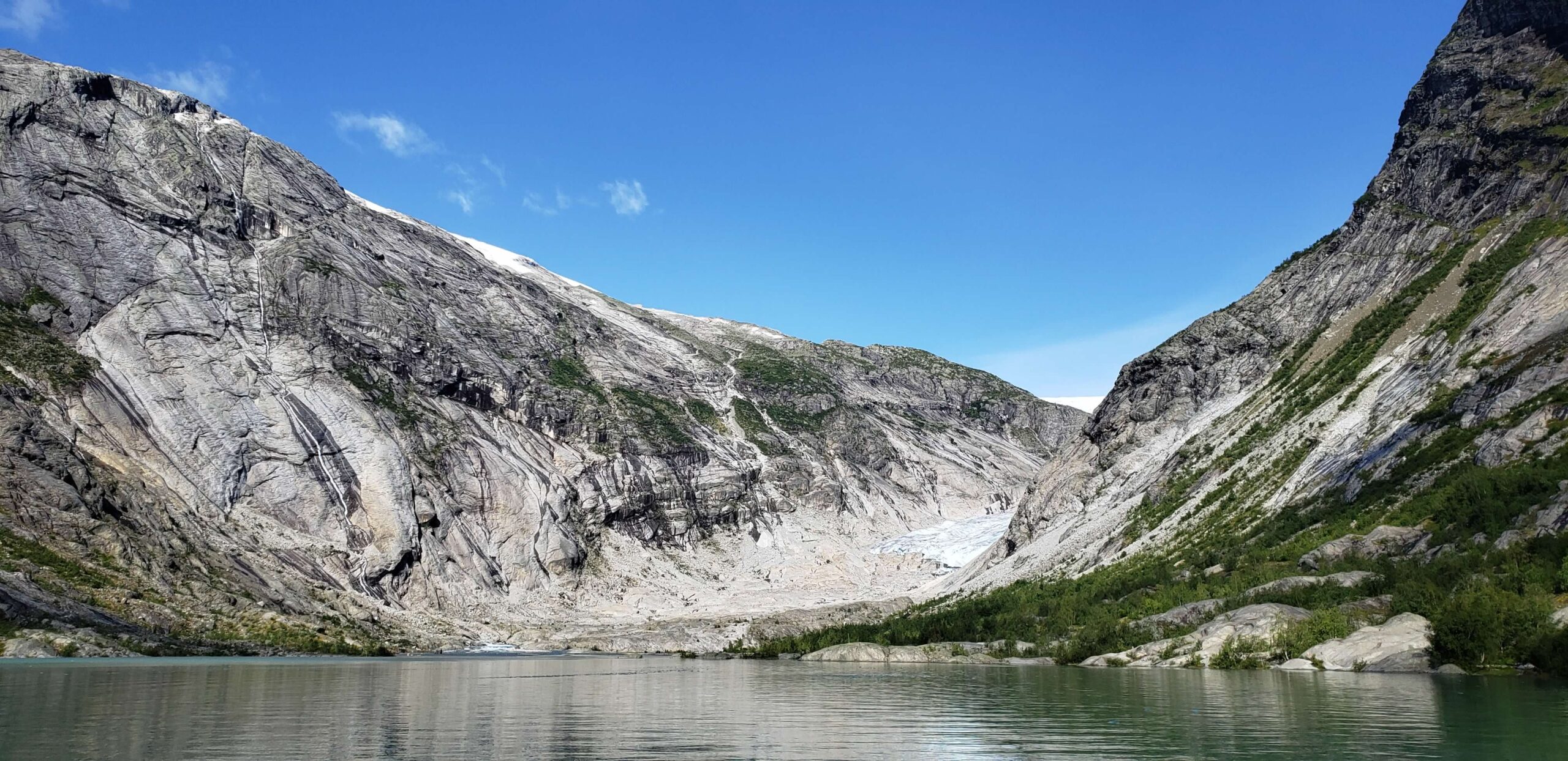 Approaching Nigard Glacier